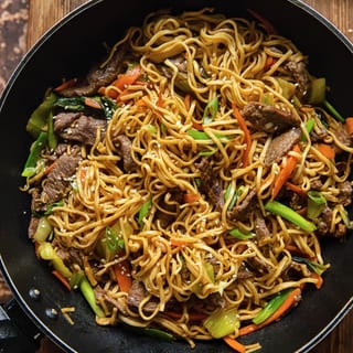 Beef Chow Mein (Large)